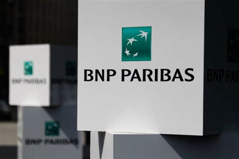 Axa y BNP Paribas estudian combinar sus gestoras de  .